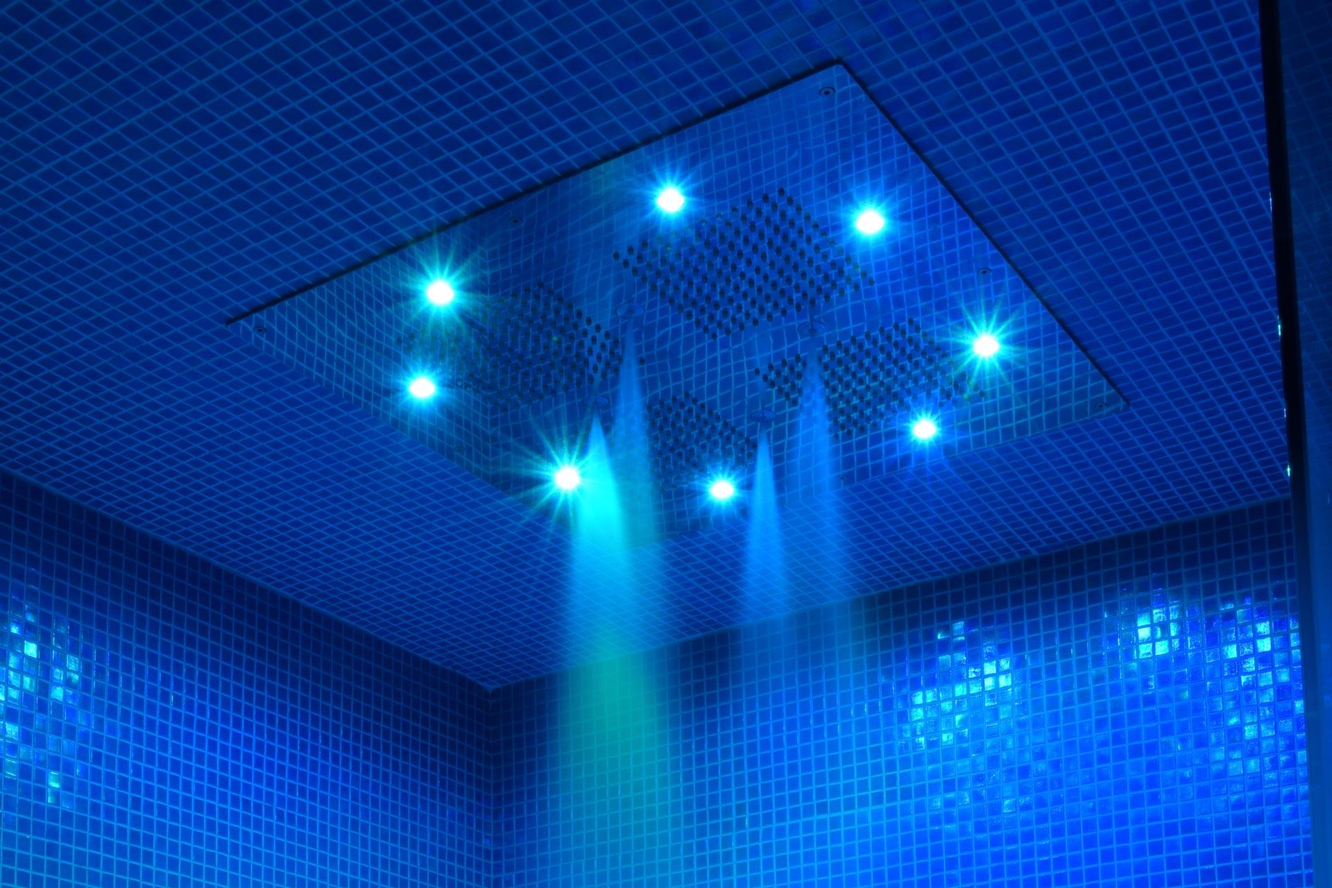 Doccia emozionale con aromaterapia e cromoterapia