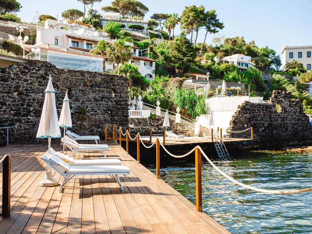 Spiaggia privata e scogliera