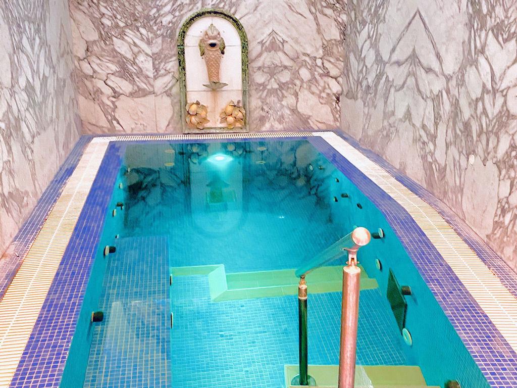 Piscina interna riscaldata