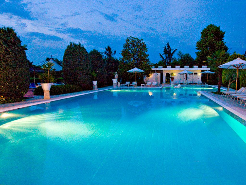 Piscina termale di notte