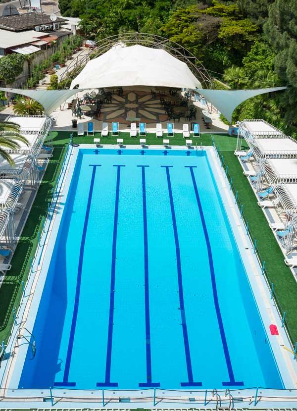 Piscina veduta panoramica