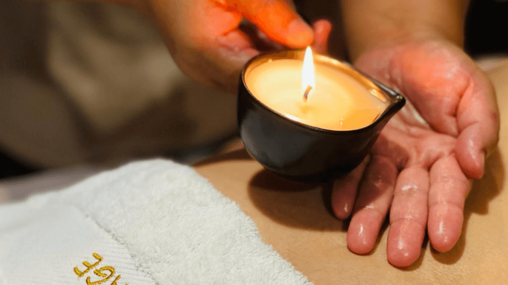 Massaggio aromatico con candela calda