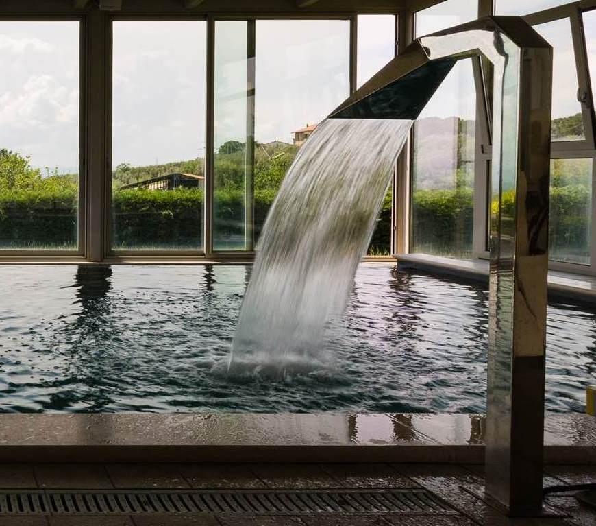 Doccia emozionale con cromoterapia