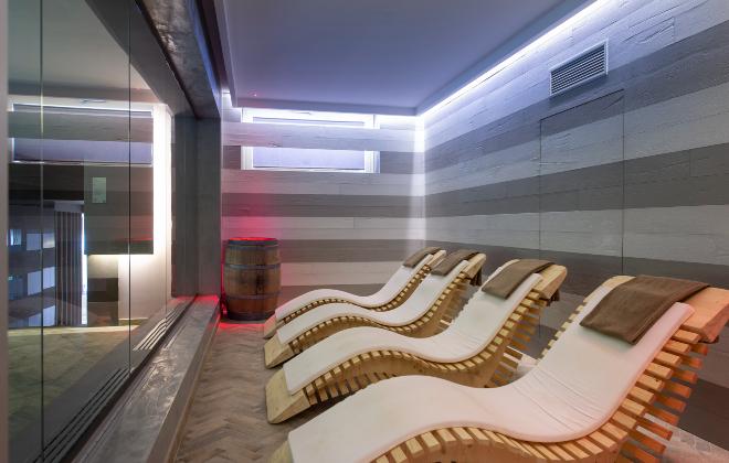 Area spa con piscina e benessere