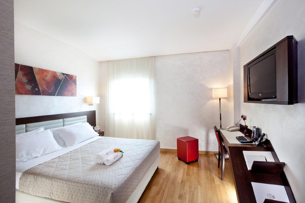 Camera matrimoniale con doccia