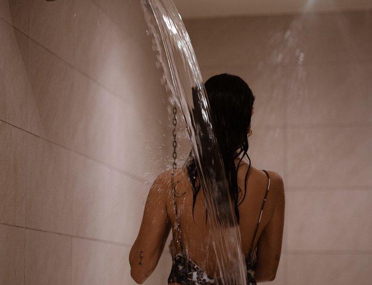 Vasca idromassaggio riscaldata con cromoterapia