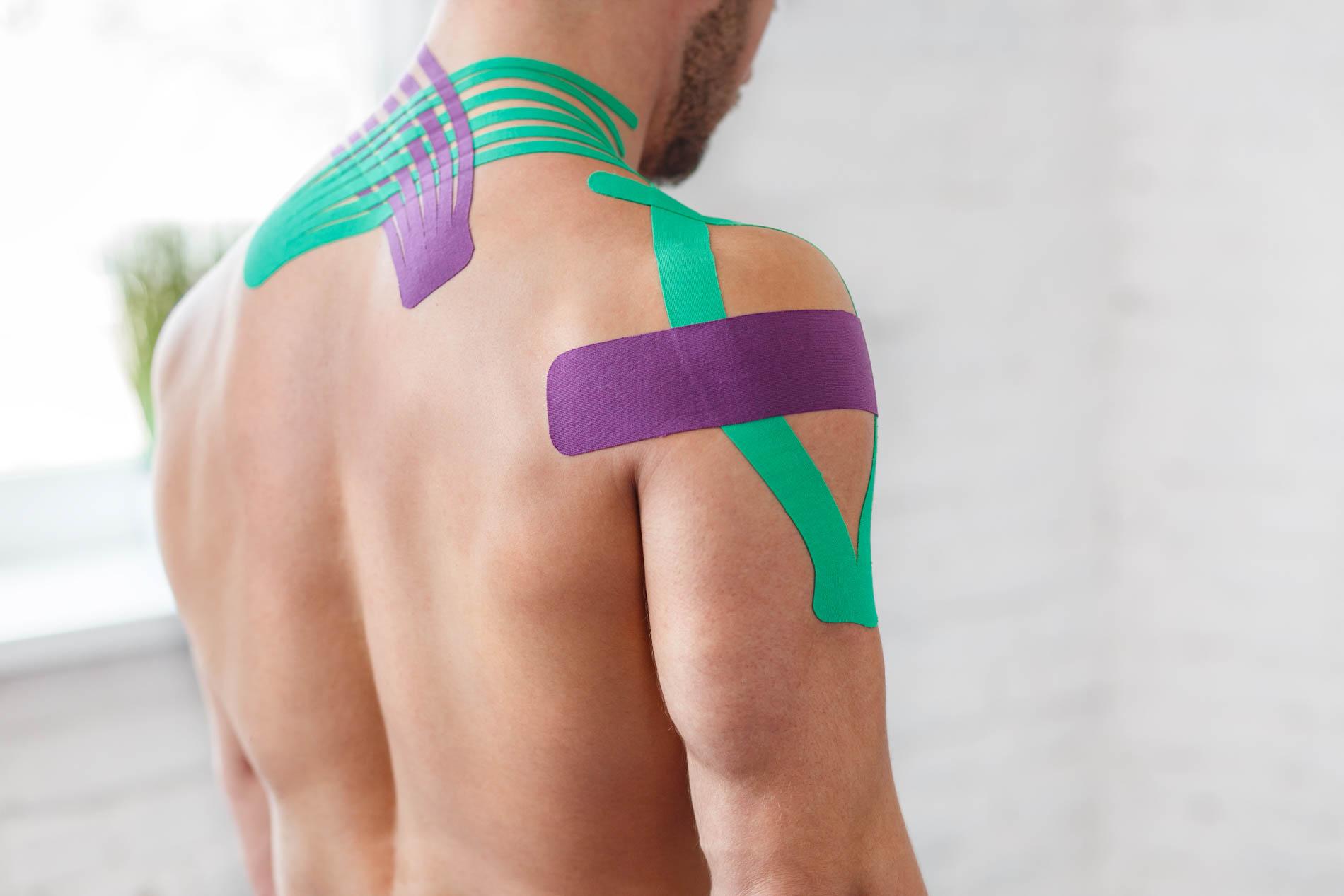 Applicazione taping elastico