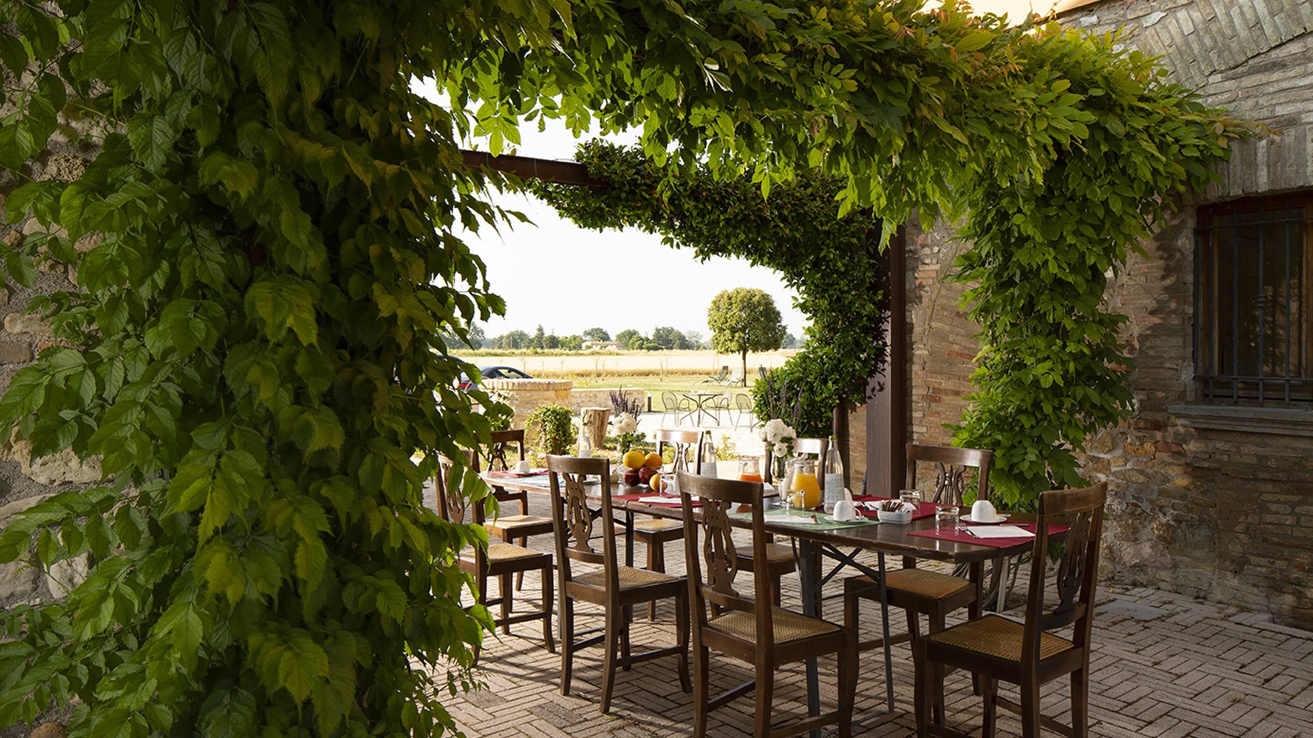 Sala colazioni con buffet