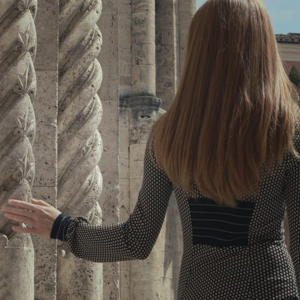 Spazi interni con elementi tradizionali marchigiani