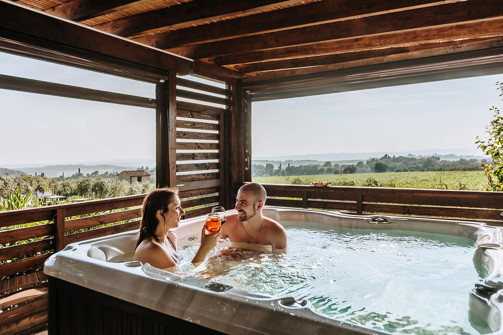 Isola del Benessere con jacuzzi esterna
