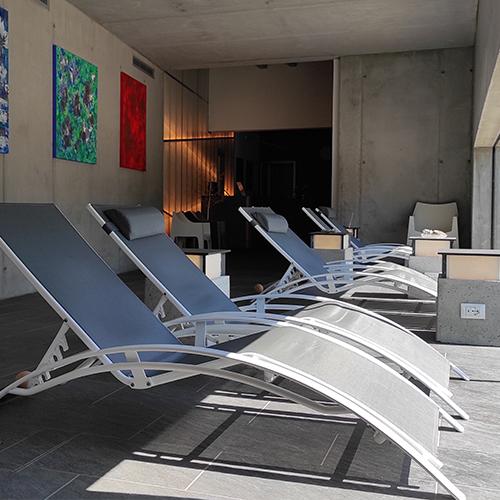 Area lounge affacciata sul giardino