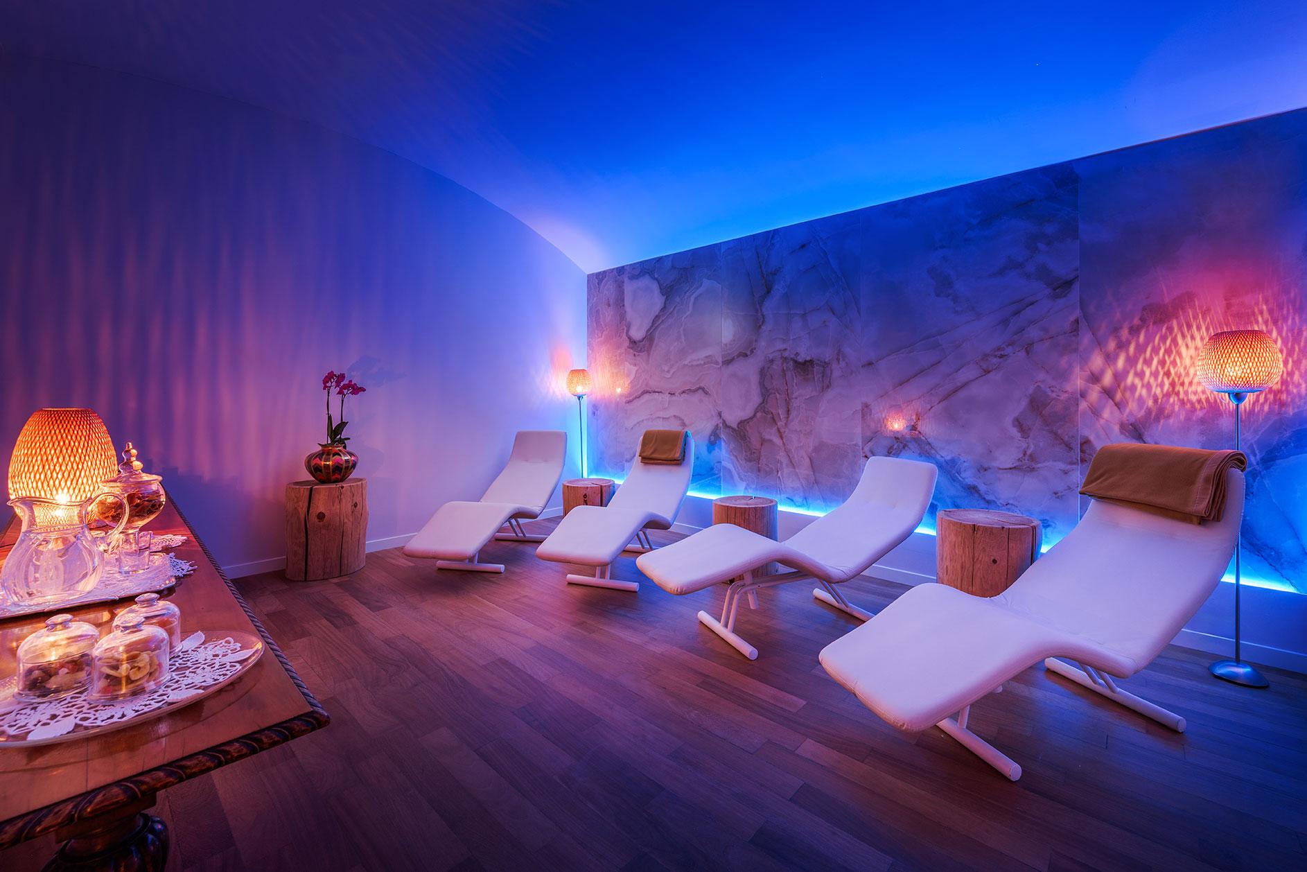 Sala relax con cromoterapia