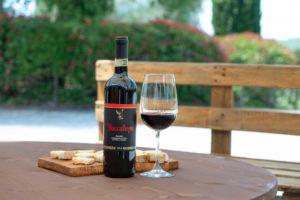 Sala degustazioni e zone storiche dell'azienda agricola