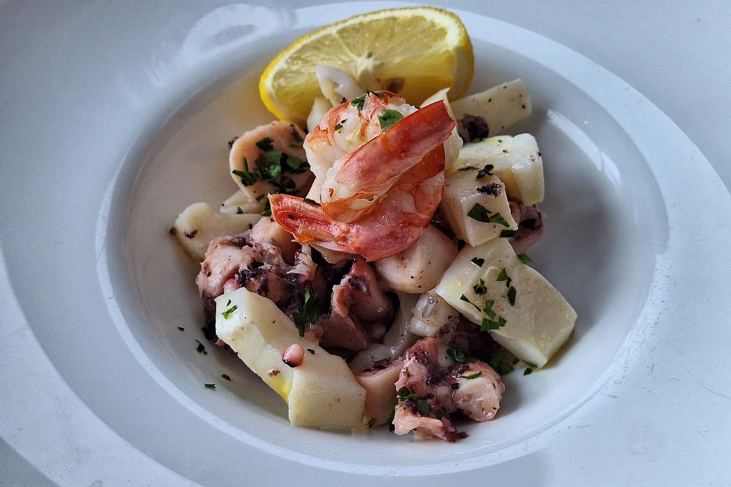 Ristorante con vista sul Lago Trasimeno