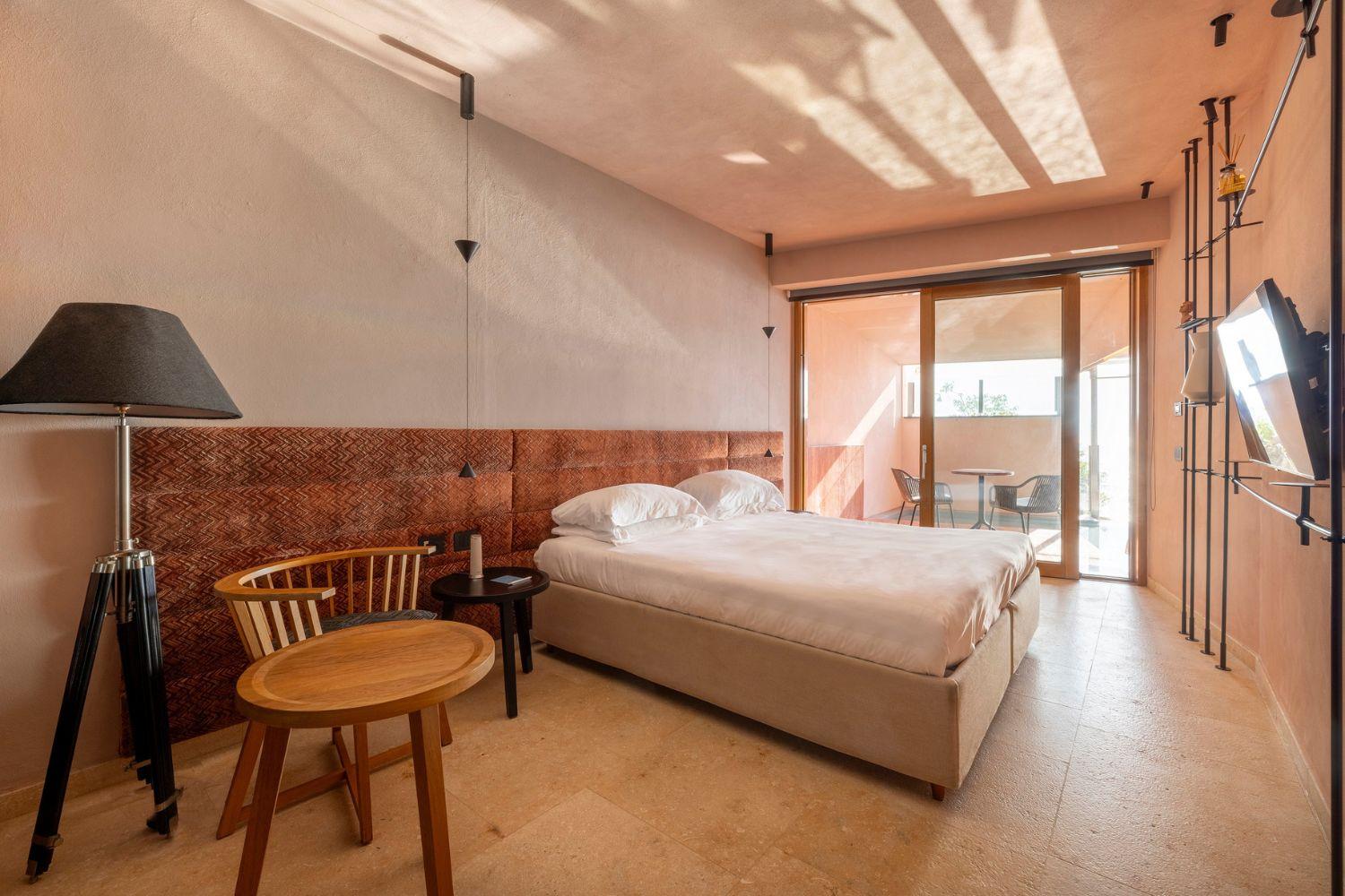 Camera Classic con vista parziale sul mare