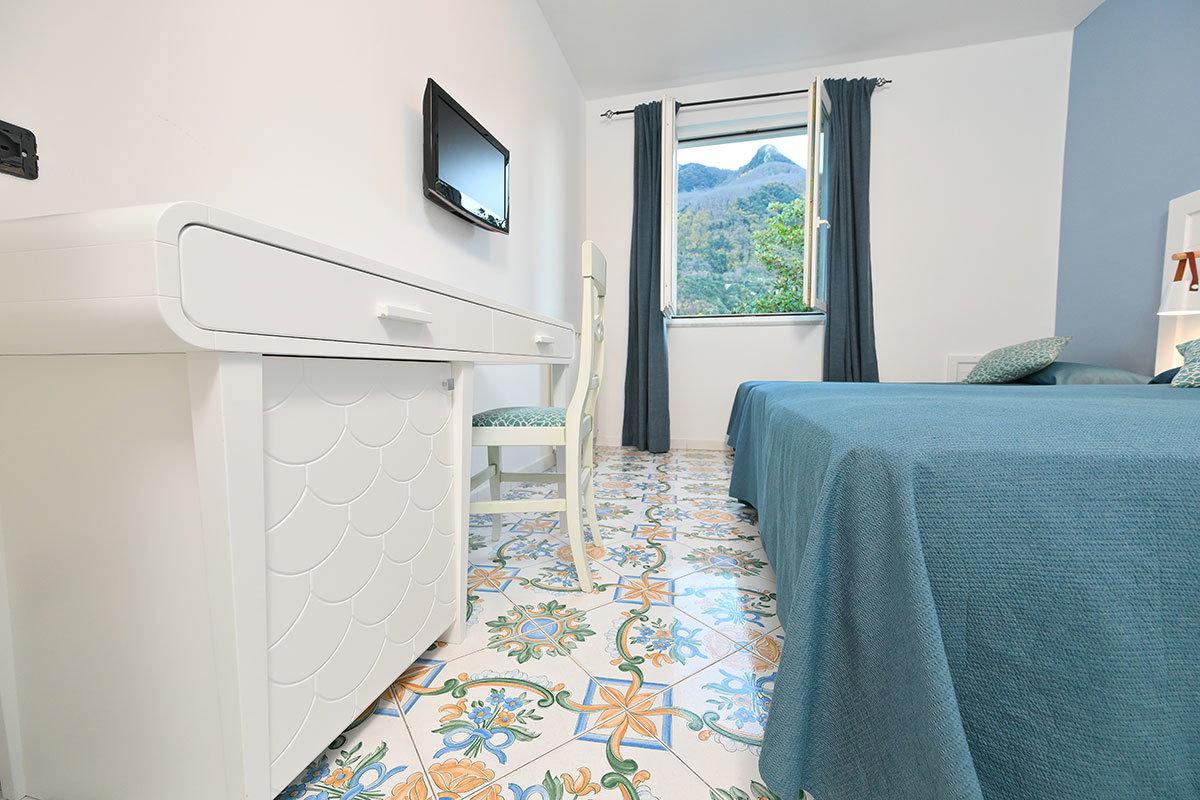 Camera Family con vista Monte Epomeo