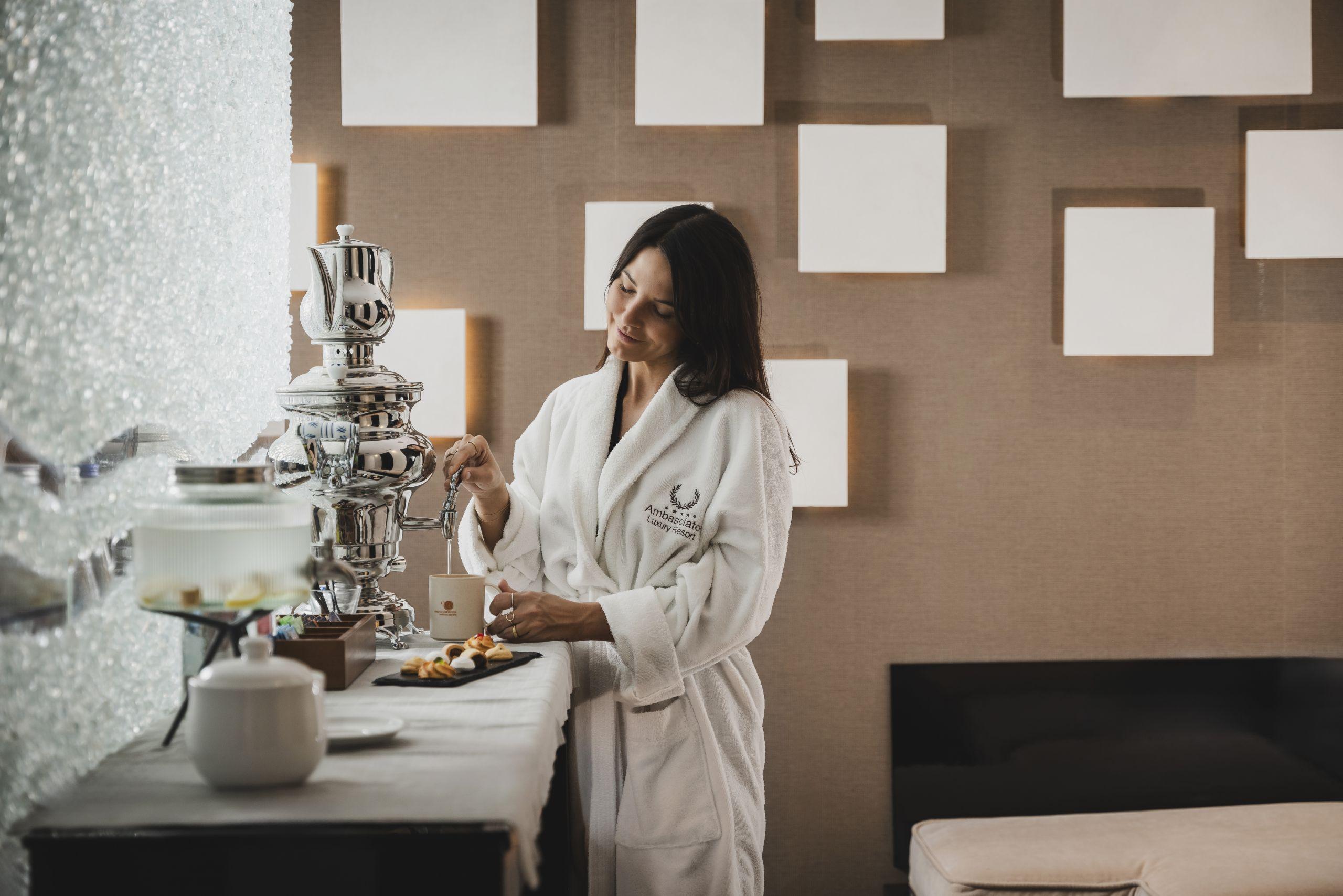 Zona relax con parete salina e retroilluminazione