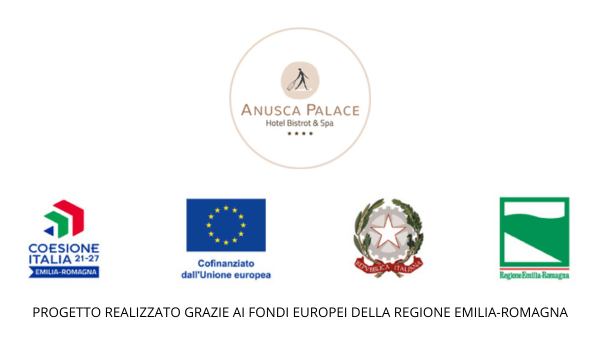 Cena a bordo piscina