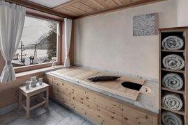 Bagni termali in quarzite argentea