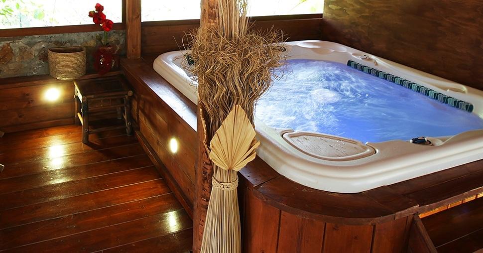 Area relax con vasca idromassaggio