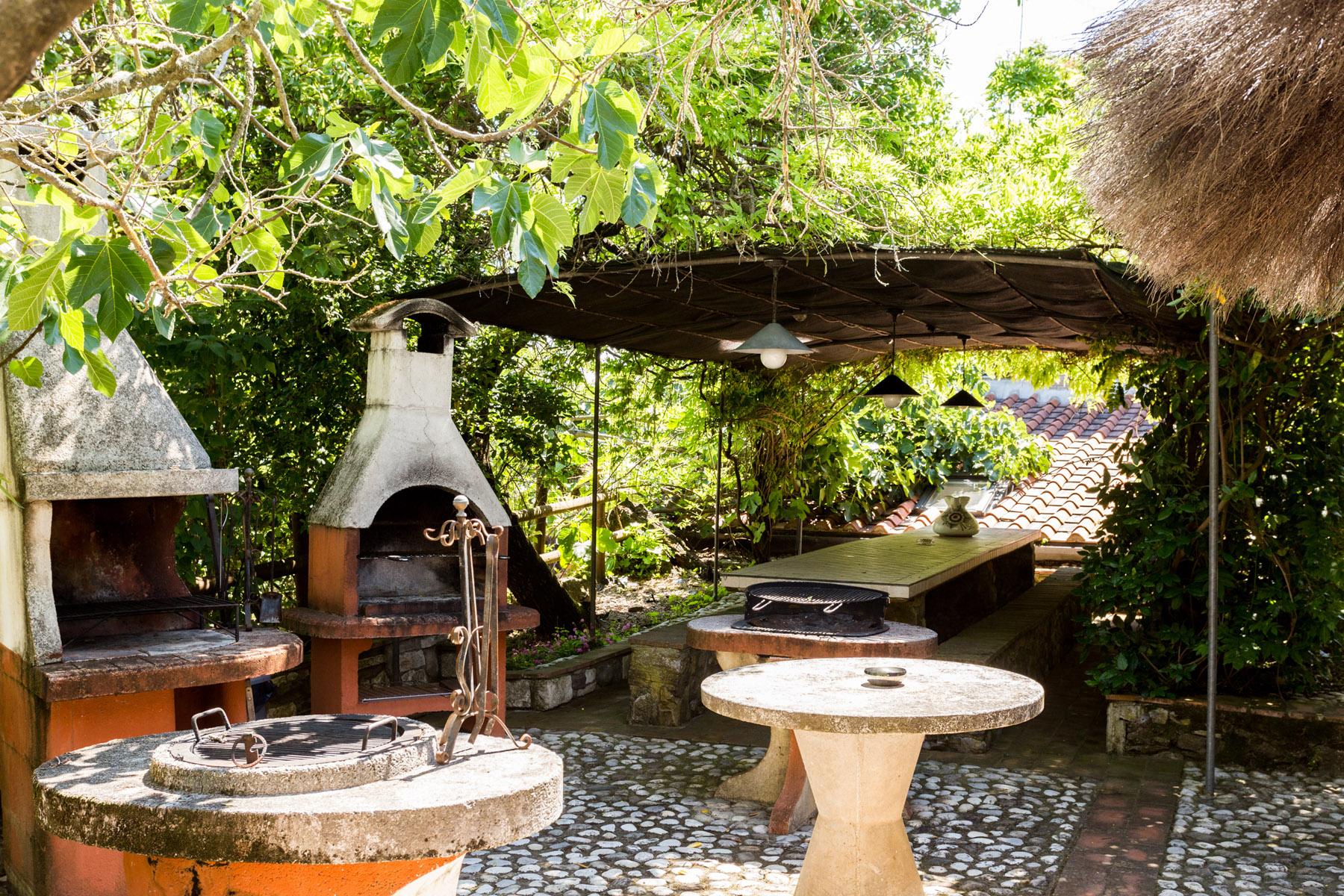 Area barbecue nella natura