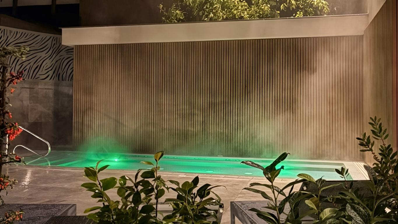 Vasca idromassaggio esterna riscaldata con cromoterapia