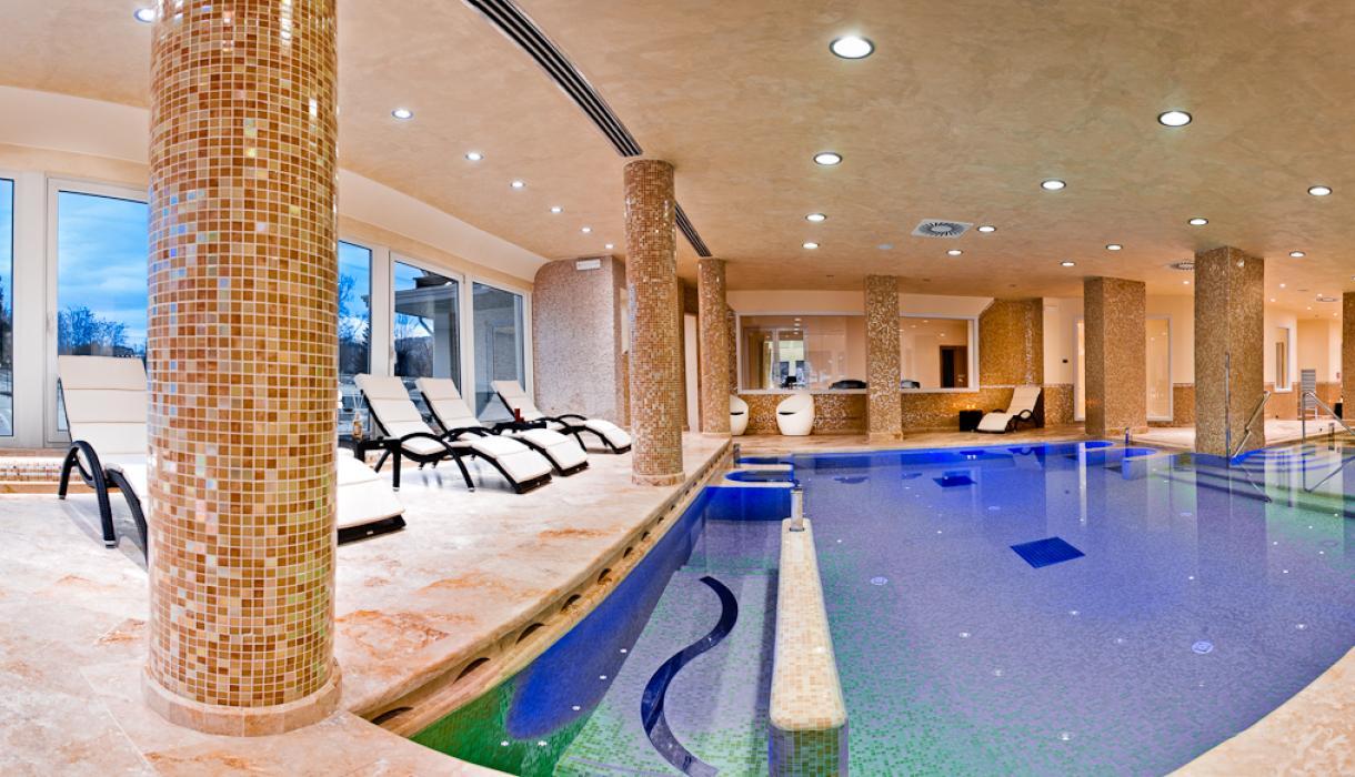 Area SPA con piscina riscaldata