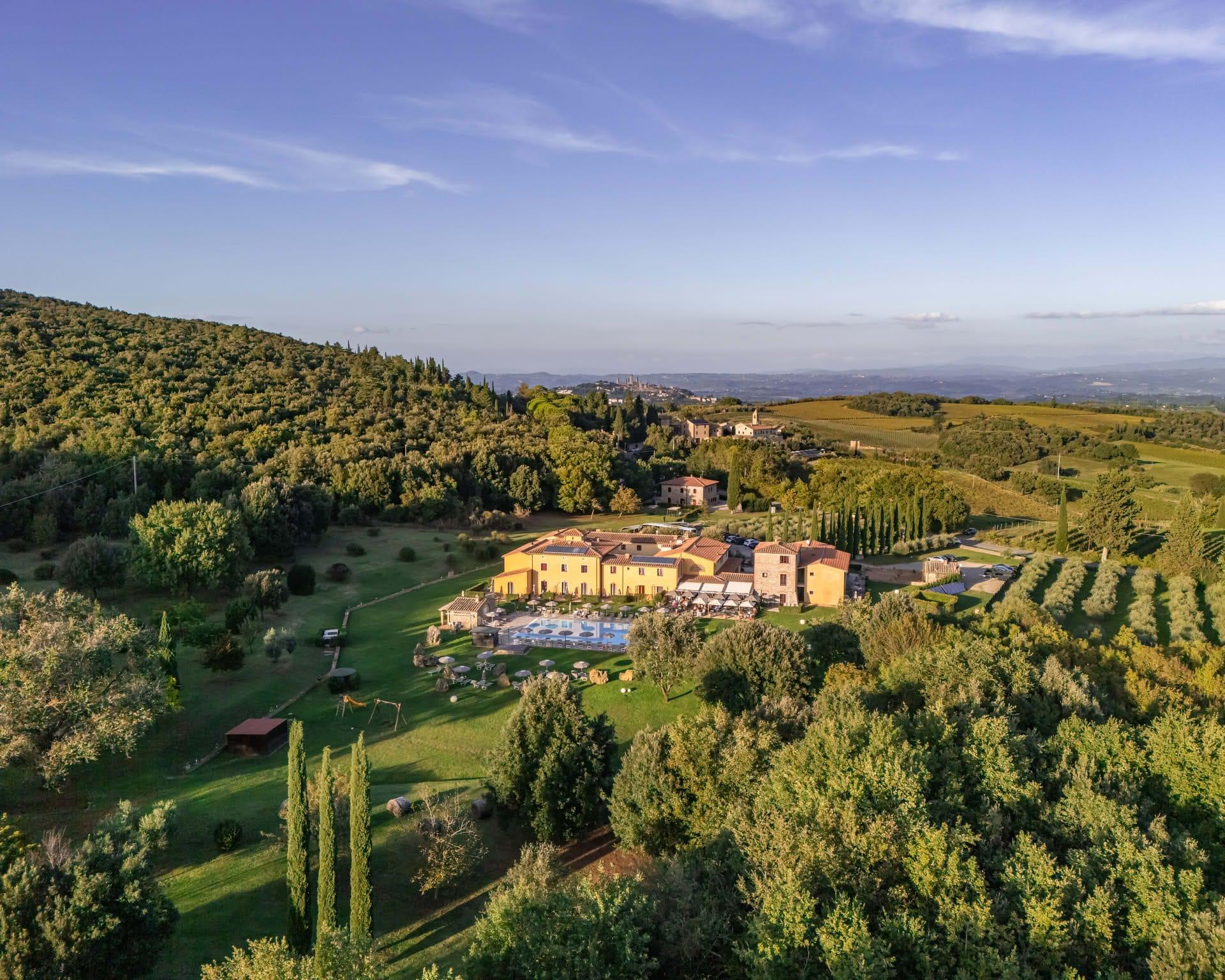 Vista aerea del Casolare Le Terre Rosse