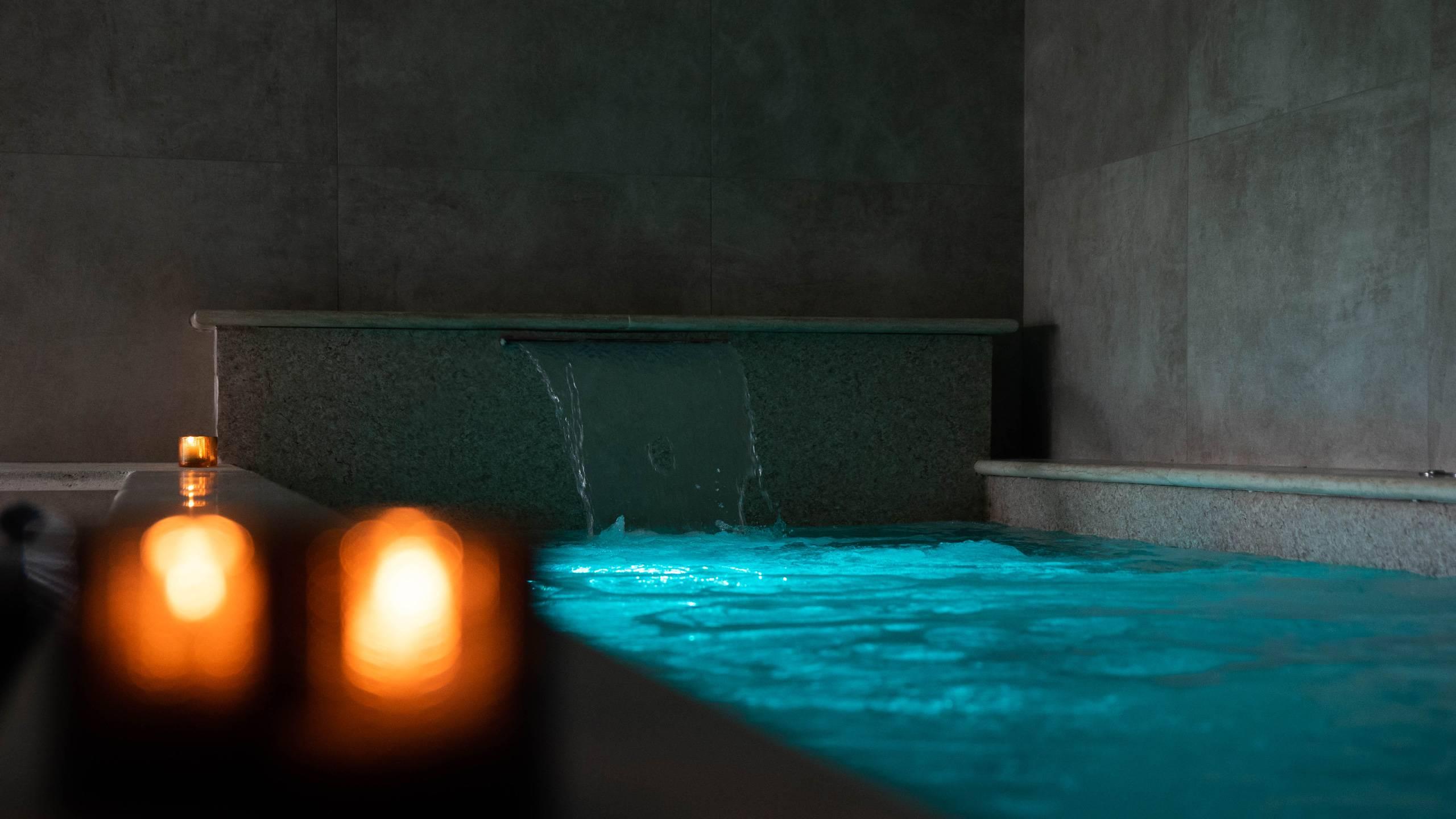 Vasche idromassaggio immerse nel giardino