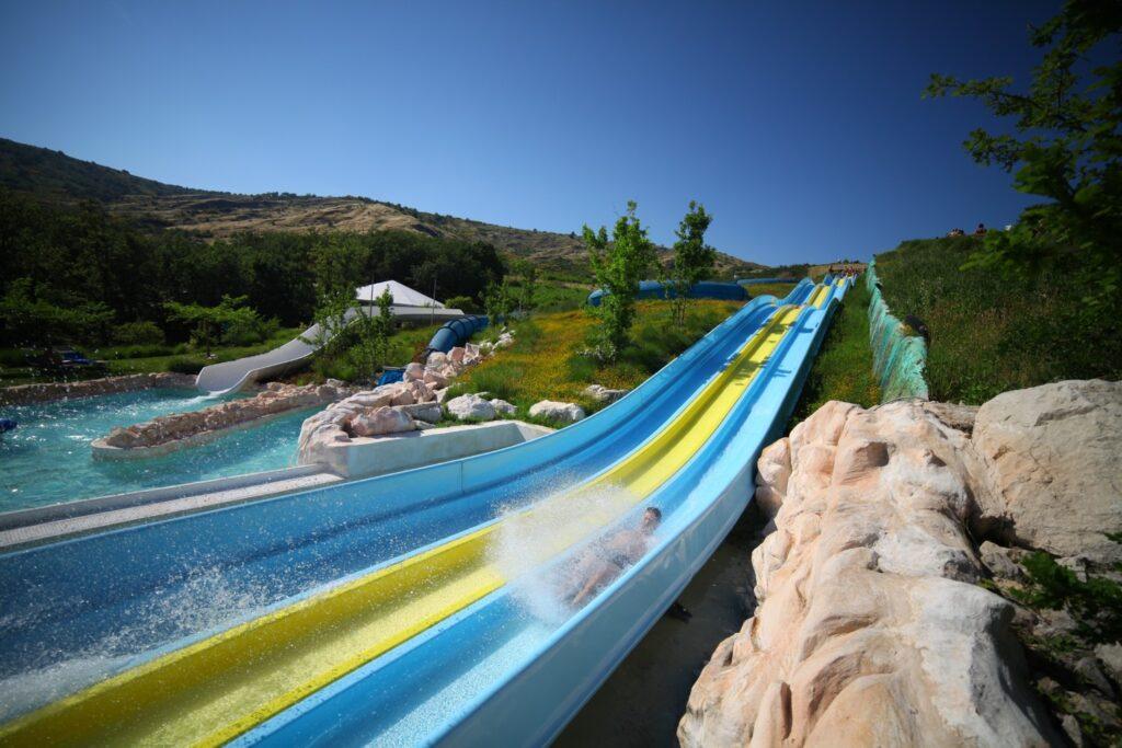Acquapark con scivoli